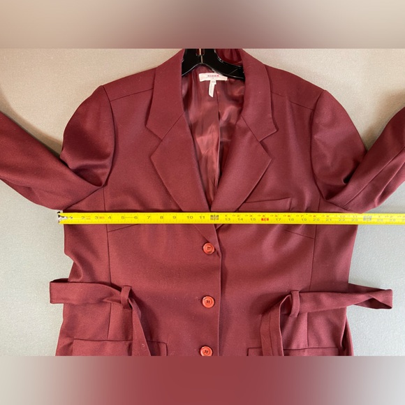 Rodier wool Blazer, belted and buttoned, front pockets, size 16 - Picture 7 of 11